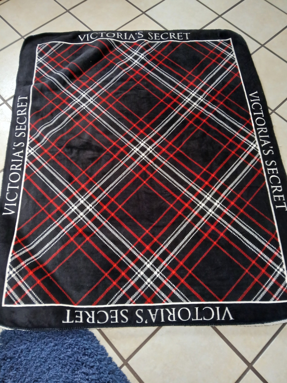 Victoria's Secret Black & Red Plaid Plush Throw Blanket